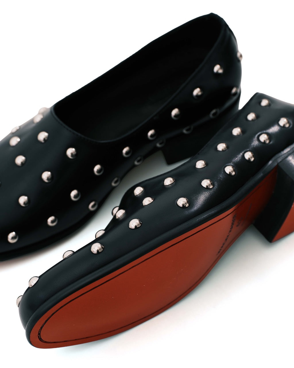 RIVET LEATHER LOAFER